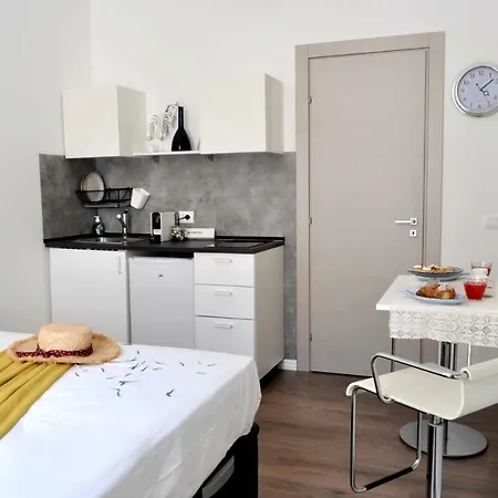 Apartment House Alpha E Beta *